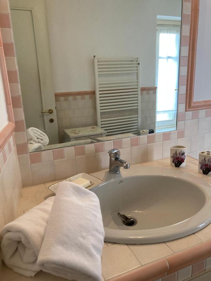 Casapiedicastello Apartment Castelnuovo del Garda Luaran gambar
