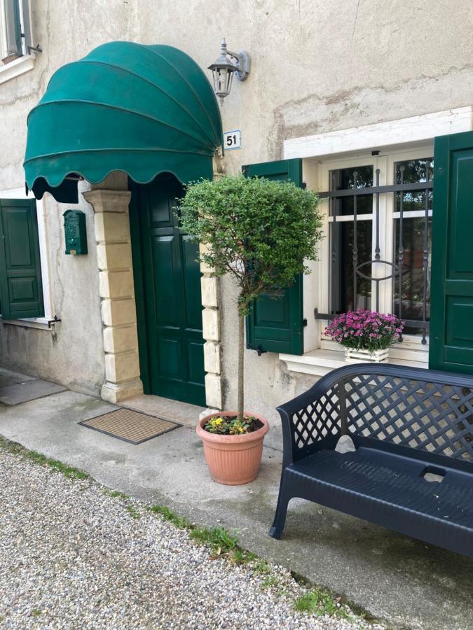 Casapiedicastello Apartment Castelnuovo del Garda Luaran gambar